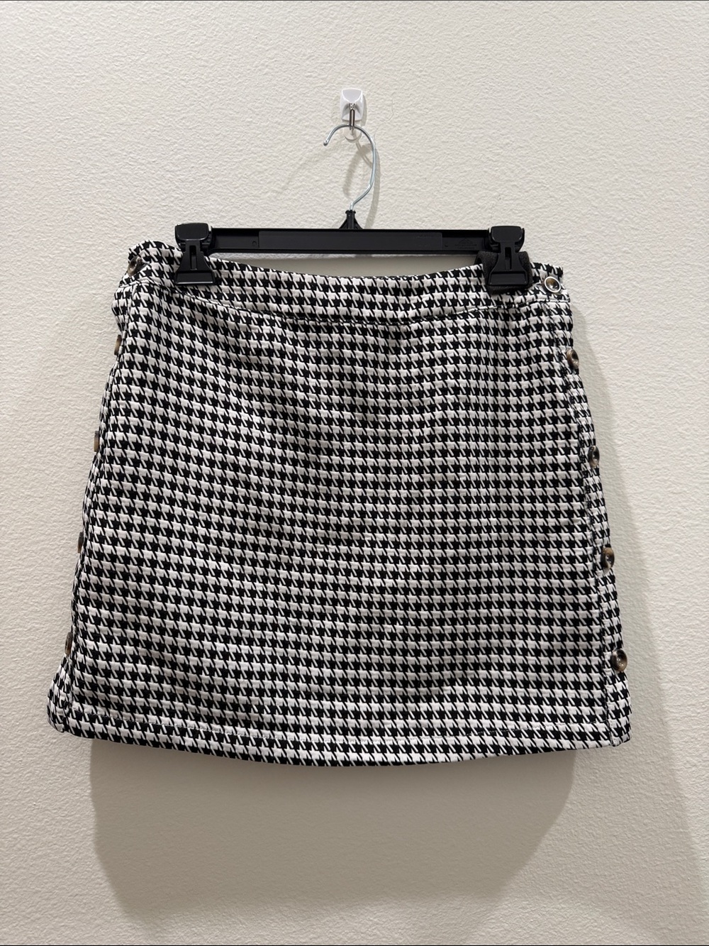 Sugar + Lips Houndstooth Mini Skirt - Black & White